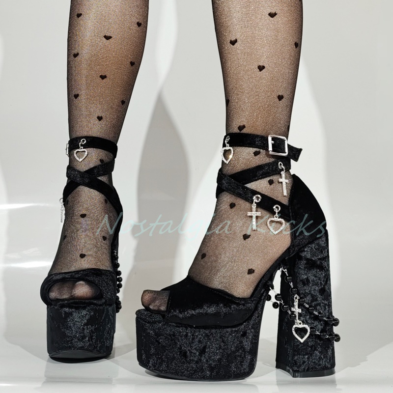 ゴシックブラックベルベットプラットフォームハイヒールサンダル - Sandal Strappy Heeled のレビューと価格